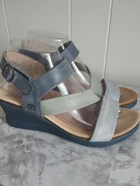 Women's Tri-Tone Strappy Wedge Sandals - Blue & Mint